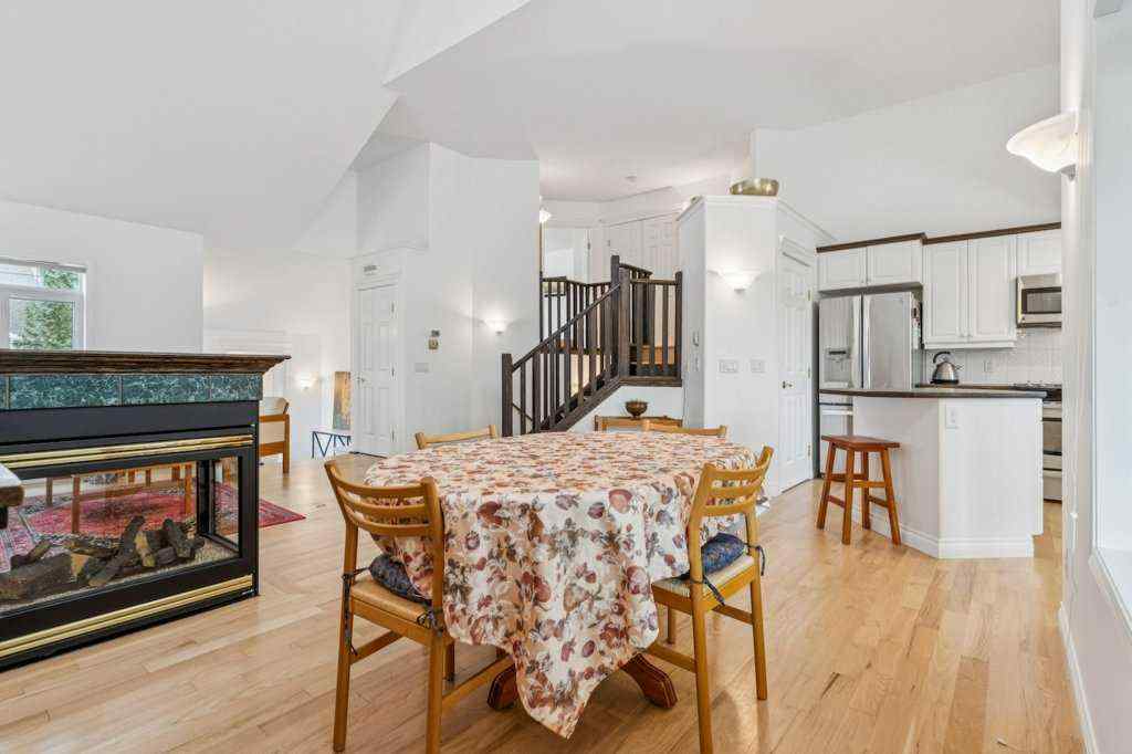 MLS® A2243682 - 18 Varsity Estates Park NW in Varsity Calgary, Residential