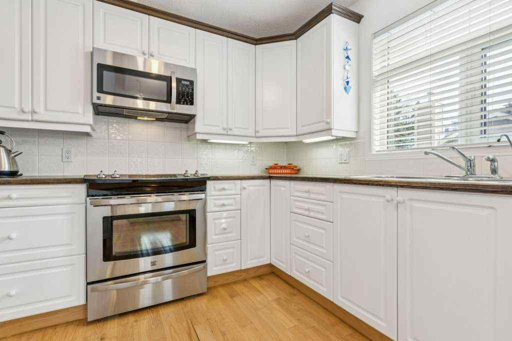 MLS® A2243682 - 18 Varsity Estates Park NW in Varsity Calgary, Residential