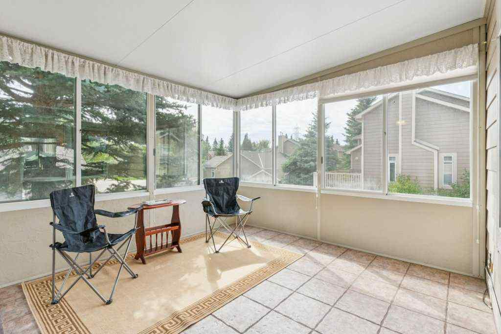 MLS® A2243682 - 18 Varsity Estates Park NW in Varsity Calgary, Residential