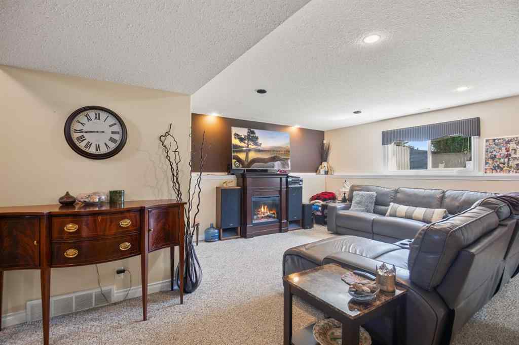 MLS® A2243684 - 30 Drummond Close  in Davenport Red Deer, Residential