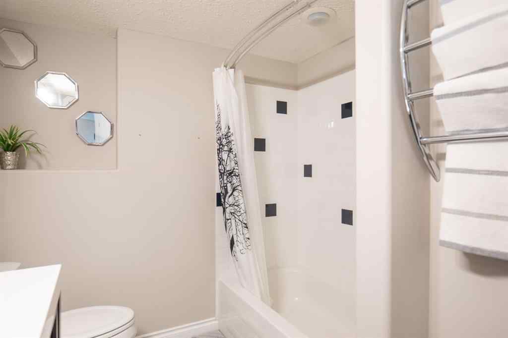 MLS® A2243684 - 30 Drummond Close  in Davenport Red Deer, Residential
