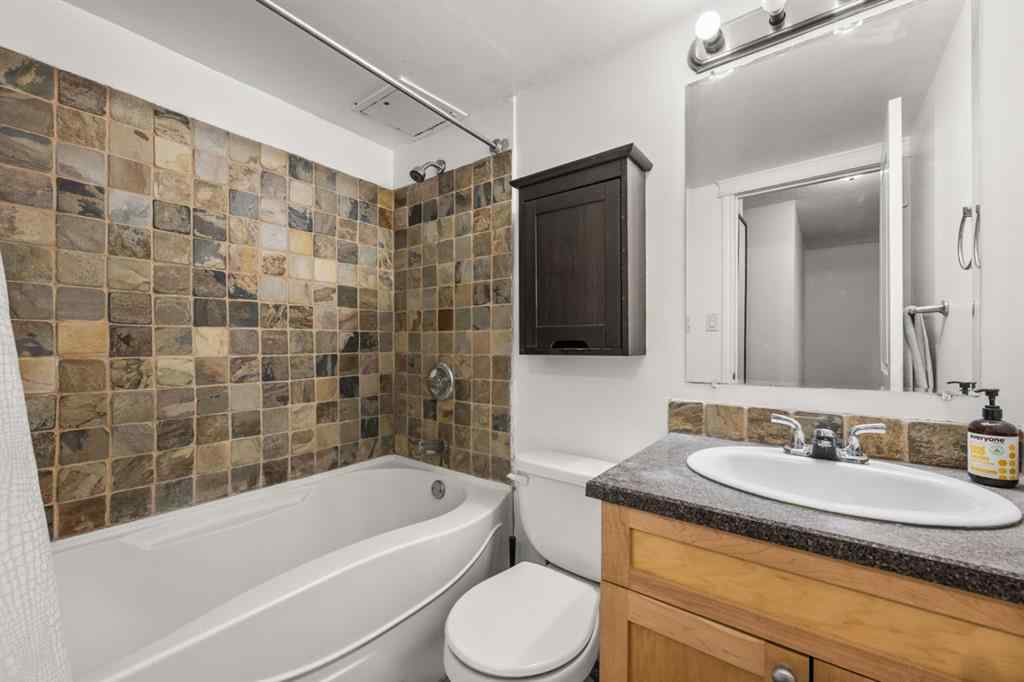 MLS® A2243720 - Unit #202 1312 13 Avenue SW in Beltline Calgary, Residential