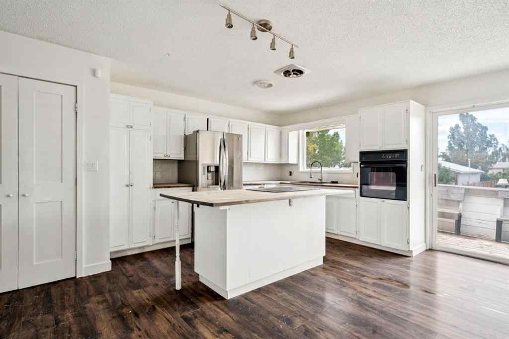 MLS® A2243722 - 422 7 Street  in NONE Beiseker, Residential