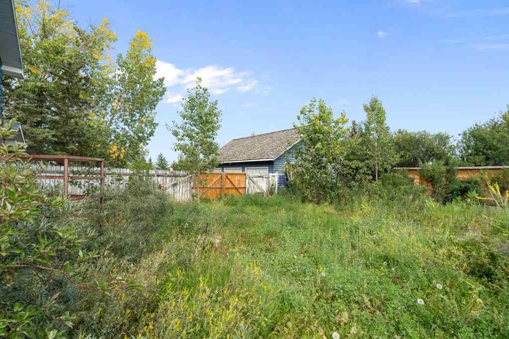 MLS® A2243740 - 204 High Point Estates  in High Point Estates Rural Rocky View County, Residential