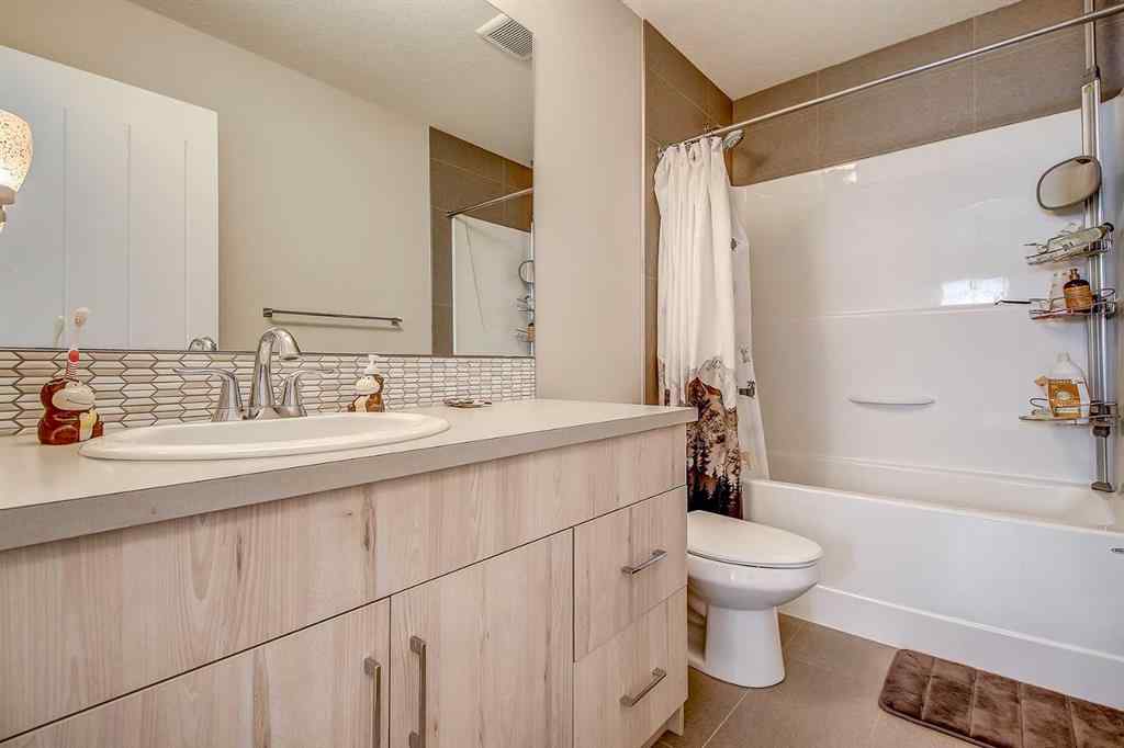 MLS® A2243768 - 11 Drake Landing Street  in Drake Landing Okotoks, Residential