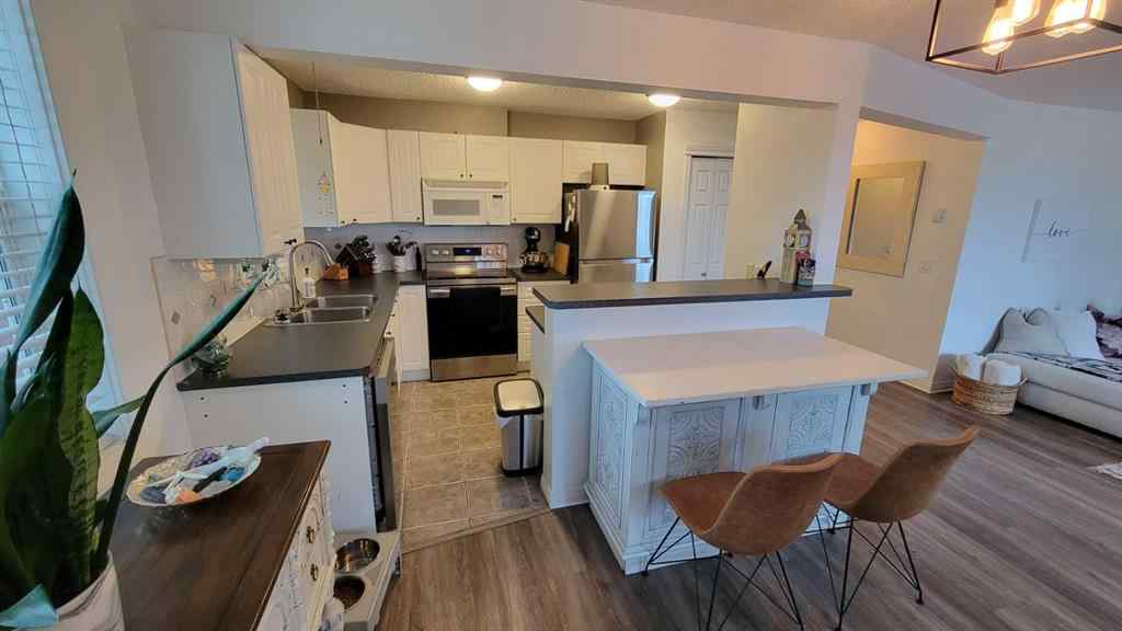 MLS® A2243773 - Unit #7 2212 34 Avenue SW in South Calgary Calgary, Residential