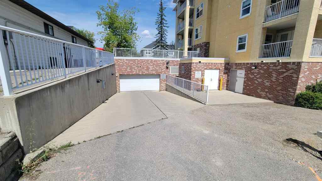 MLS® A2243773 - Unit #7 2212 34 Avenue SW in South Calgary Calgary, Residential