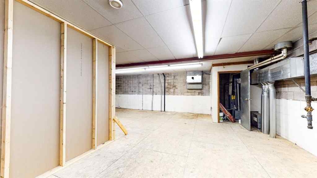MLS® A2243777 - 602 13 Street SE in River Flats Medicine Hat, Commercial