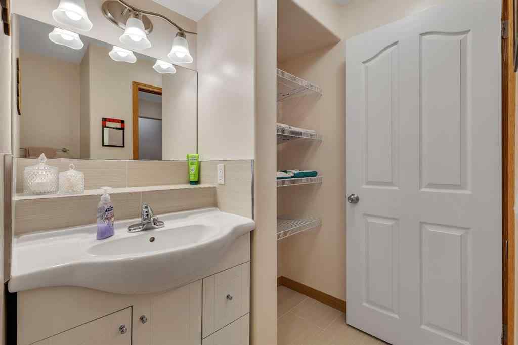 MLS® A2243781 - 9 Panorama Hills Manor NW in Panorama Hills Calgary, Residential
