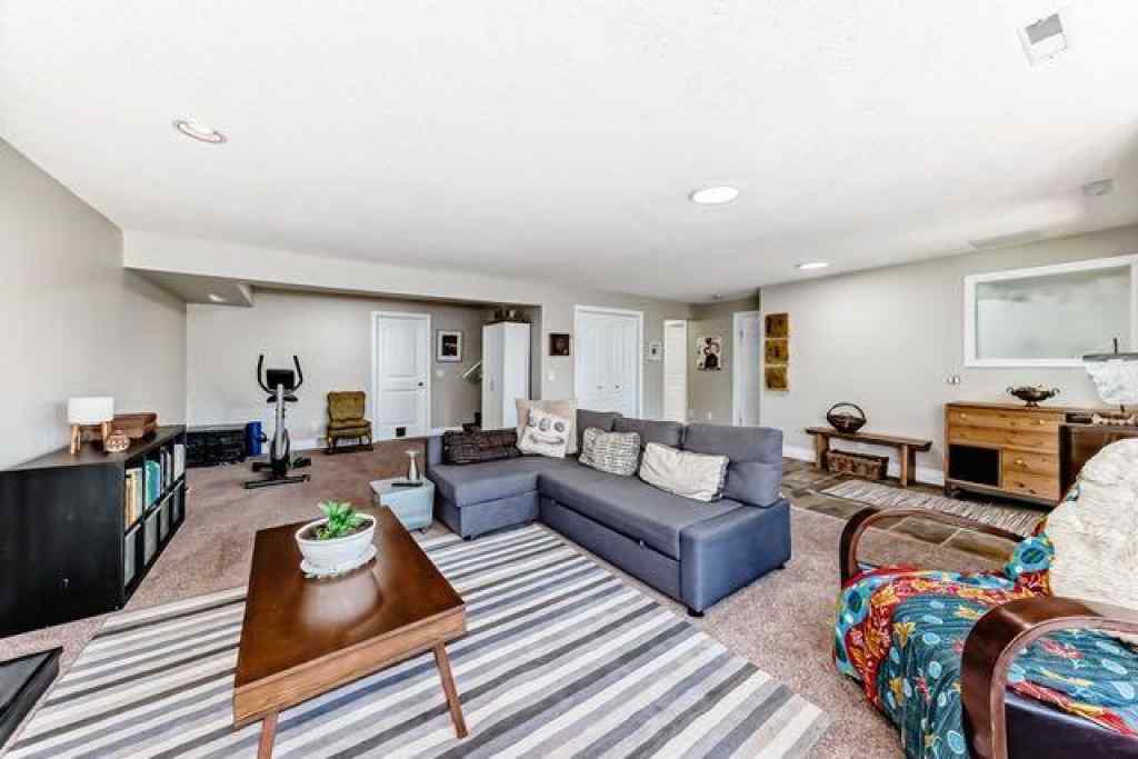 MLS® A2243783 - 8 West Park Place  in West Valley Cochrane, Residential