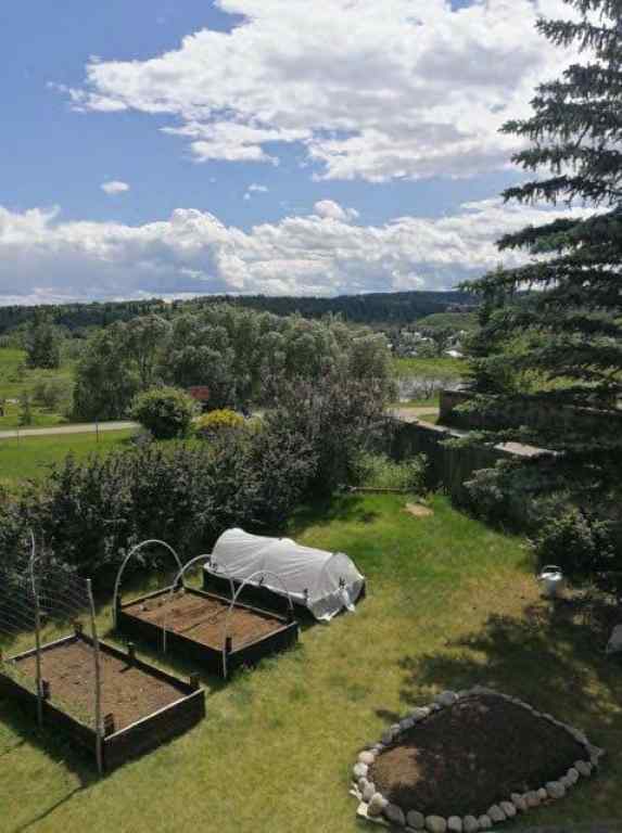 MLS® A2243783 - 8 West Park Place  in West Valley Cochrane, Residential