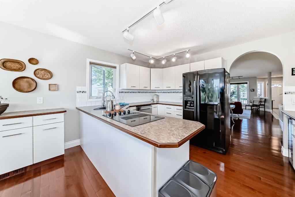 MLS® A2243783 - 8 West Park Place  in West Valley Cochrane, Residential