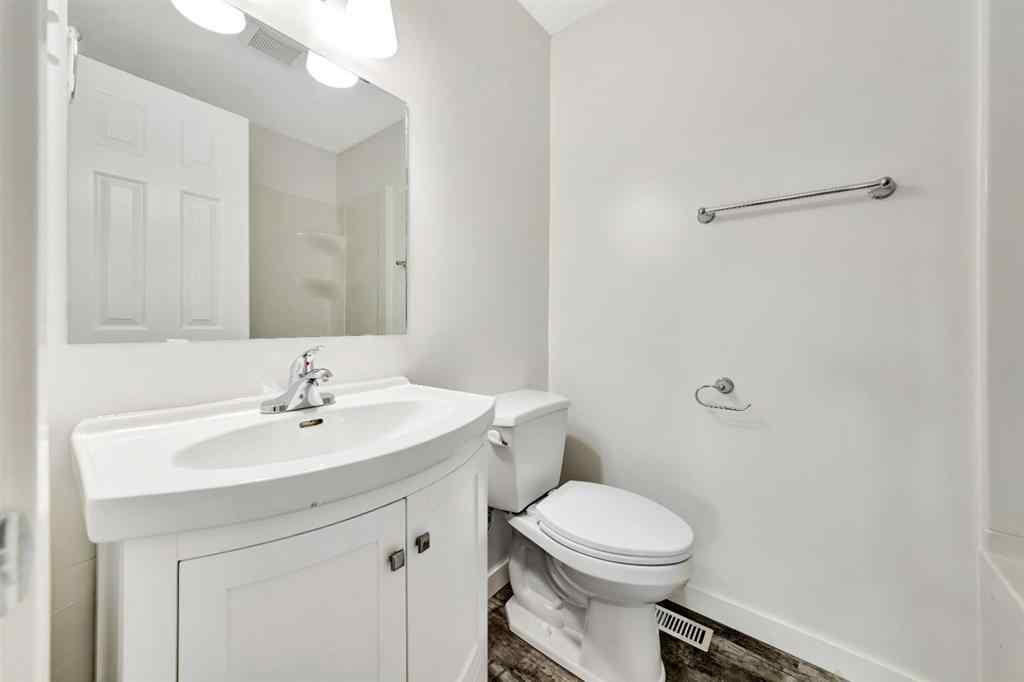 MLS® A2243787 - 5632 42 Street  in Southridge Lloydminster, Residential