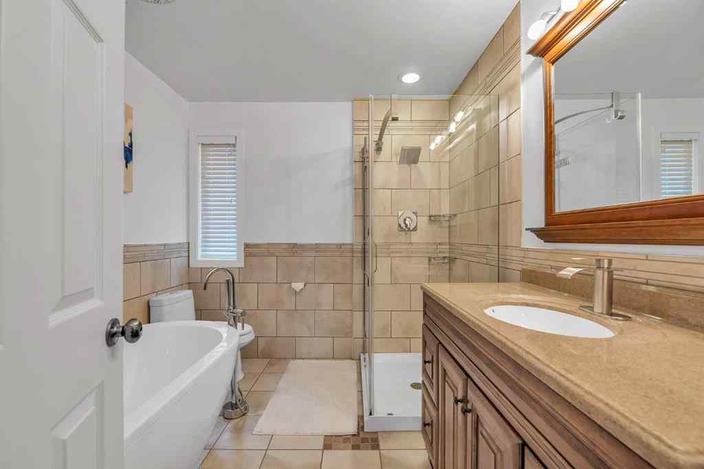 MLS® A2243788 - 1629 29 Avenue SW in South Calgary Calgary, Residential