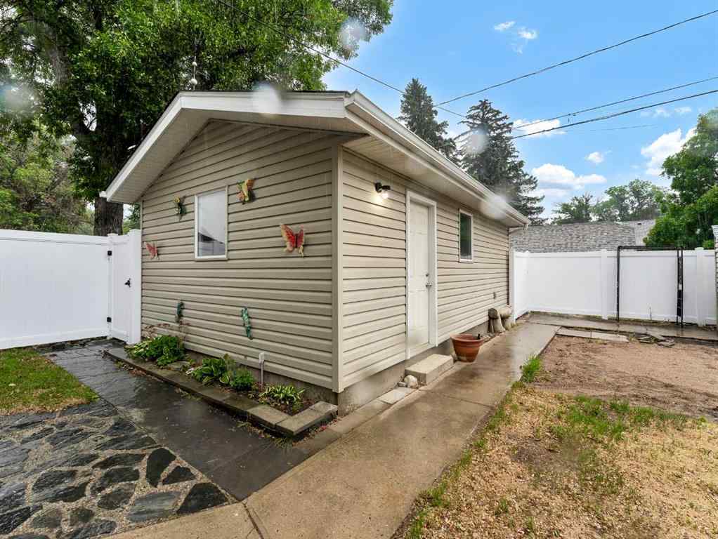 MLS® A2243790 - 169 5 Street SE in SE Hill Medicine Hat, Residential