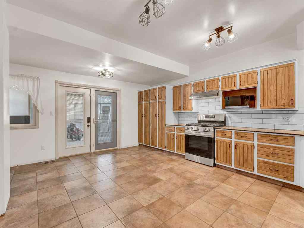 MLS® A2243790 - 169 5 Street SE in SE Hill Medicine Hat, Residential