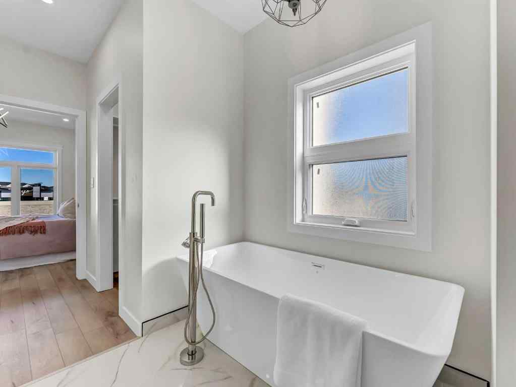 MLS® A2243812 - 32 Somerside Way SE in Southland Medicine Hat, Residential