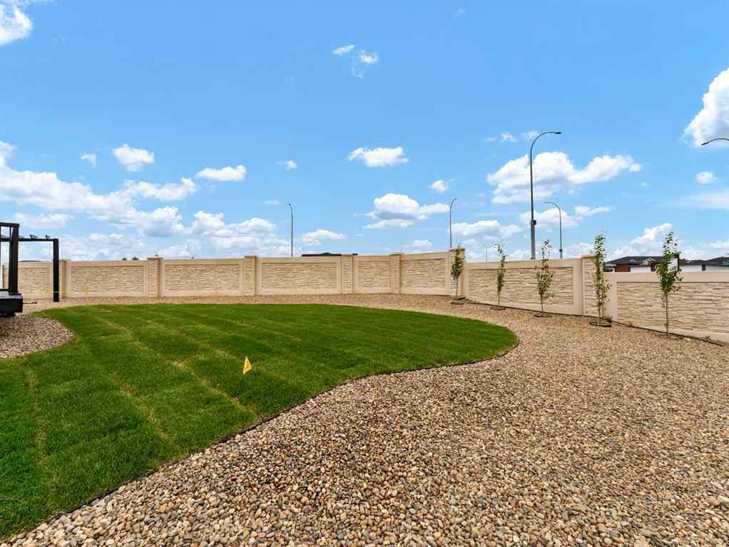 MLS® A2243812 - 32 Somerside Way SE in Southland Medicine Hat, Residential