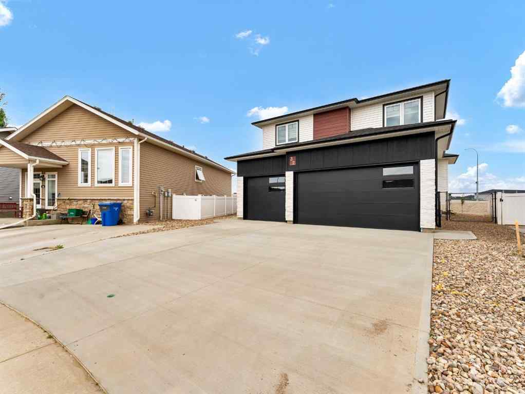 MLS® A2243812 - 32 Somerside Way SE in Southland Medicine Hat, Residential