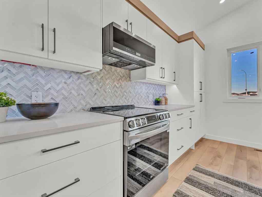 MLS® A2243812 - 32 Somerside Way SE in Southland Medicine Hat, Residential