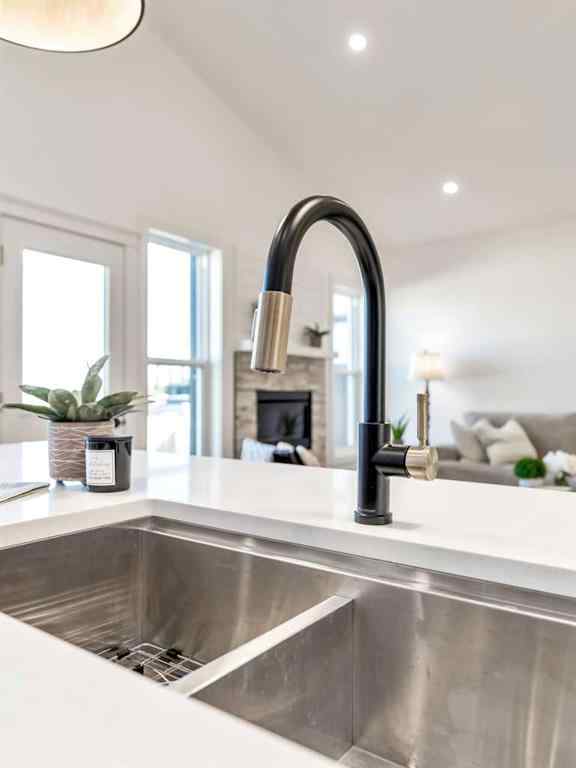 MLS® A2243812 - 32 Somerside Way SE in Southland Medicine Hat, Residential