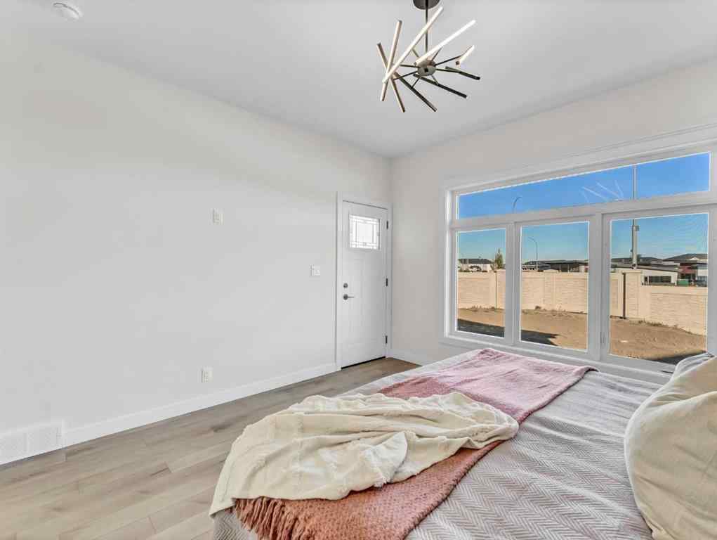 MLS® A2243812 - 32 Somerside Way SE in Southland Medicine Hat, Residential