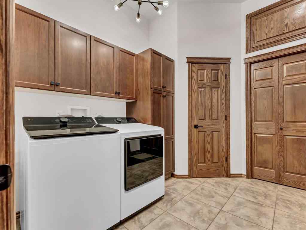 MLS® A2243814 - 247 Sierra Road SW in SW Southridge Medicine Hat, Residential