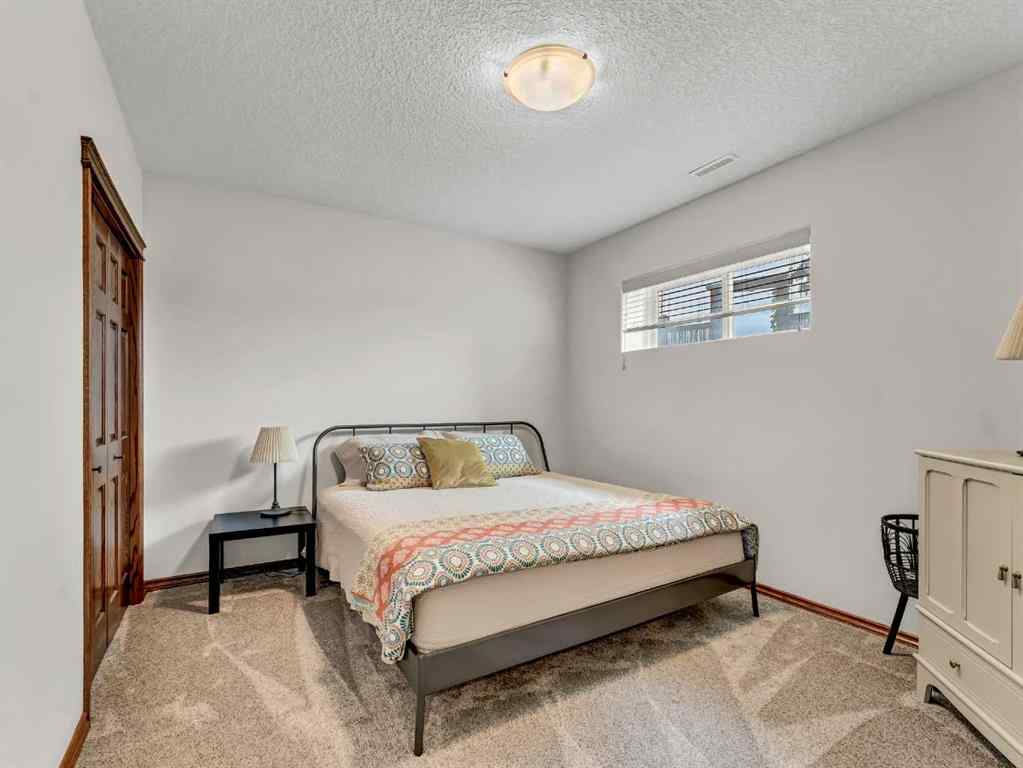 MLS® A2243814 - 247 Sierra Road SW in SW Southridge Medicine Hat, Residential