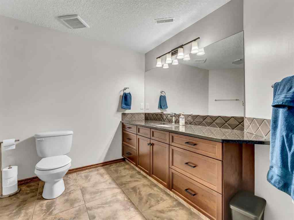 MLS® A2243814 - 247 Sierra Road SW in SW Southridge Medicine Hat, Residential