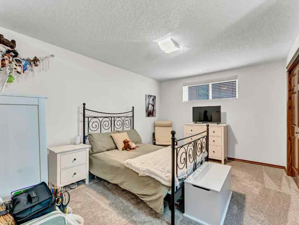 MLS® A2243814 - 247 Sierra Road SW in SW Southridge Medicine Hat, Residential