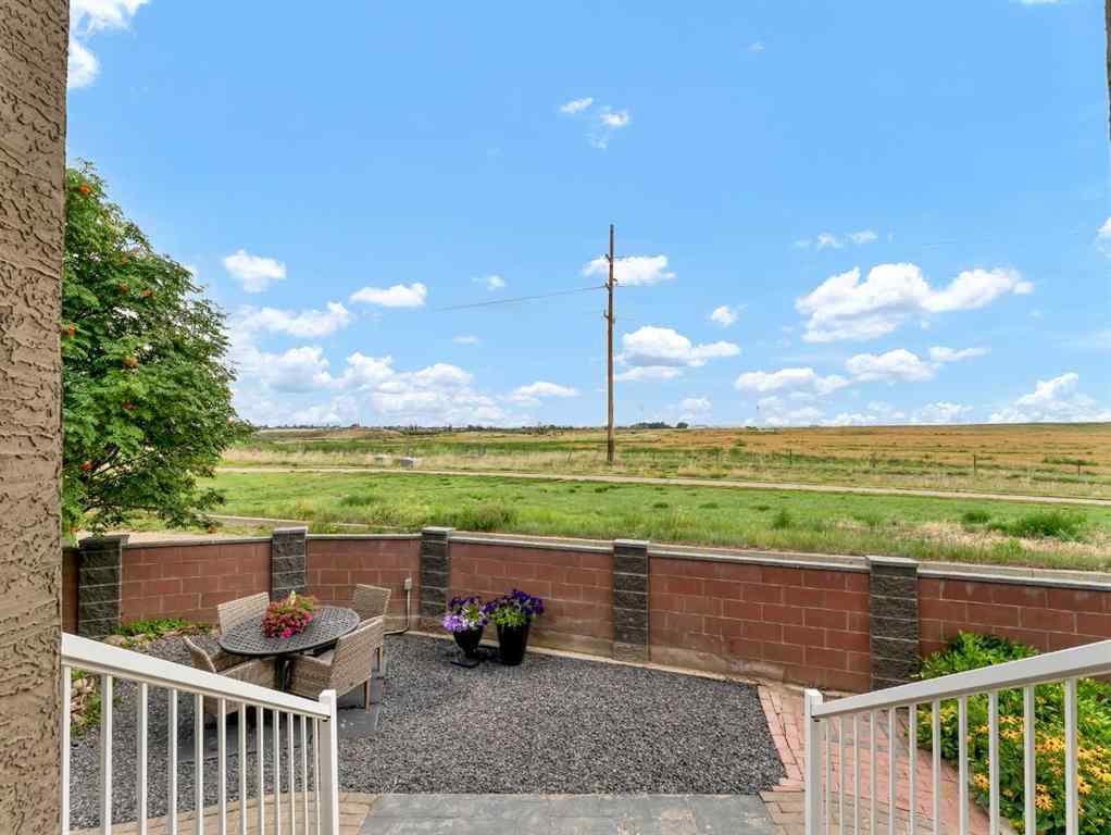 MLS® A2243814 - 247 Sierra Road SW in SW Southridge Medicine Hat, Residential