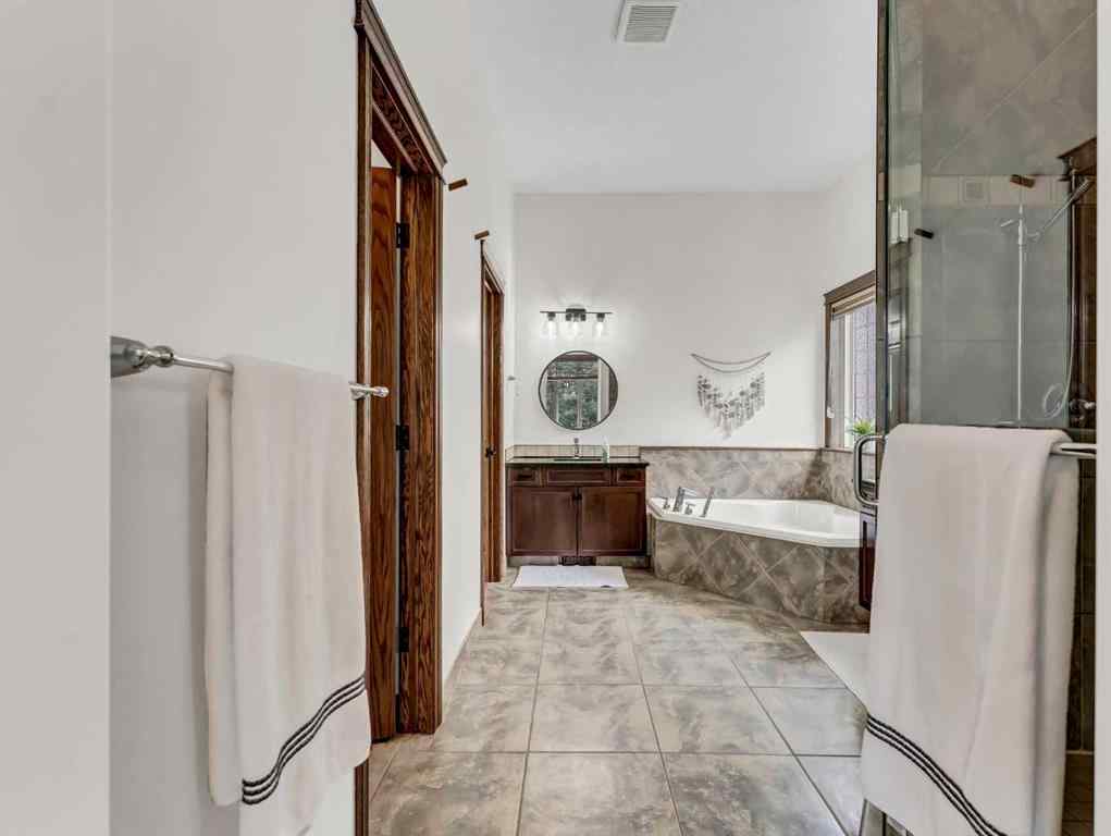 MLS® A2243814 - 247 Sierra Road SW in SW Southridge Medicine Hat, Residential