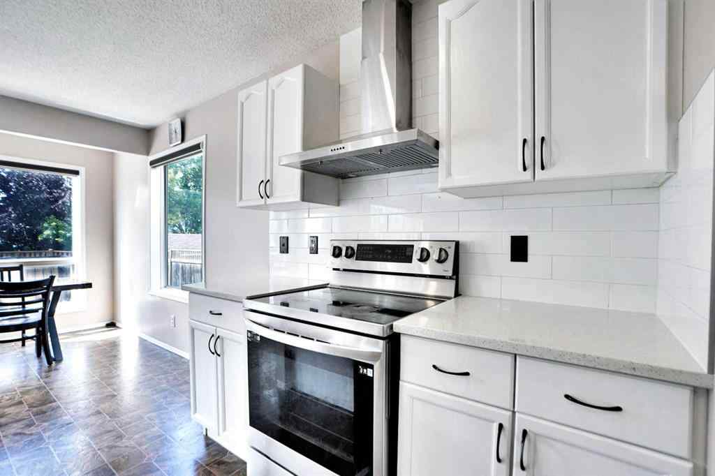 MLS® A2243816 - 216 West Lakeview Circle  in Lakeview Landing Chestermere, Residential
