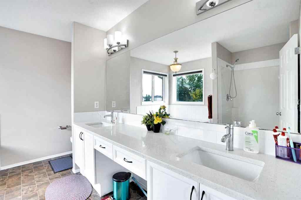 MLS® A2243816 - 216 West Lakeview Circle  in Lakeview Landing Chestermere, Residential