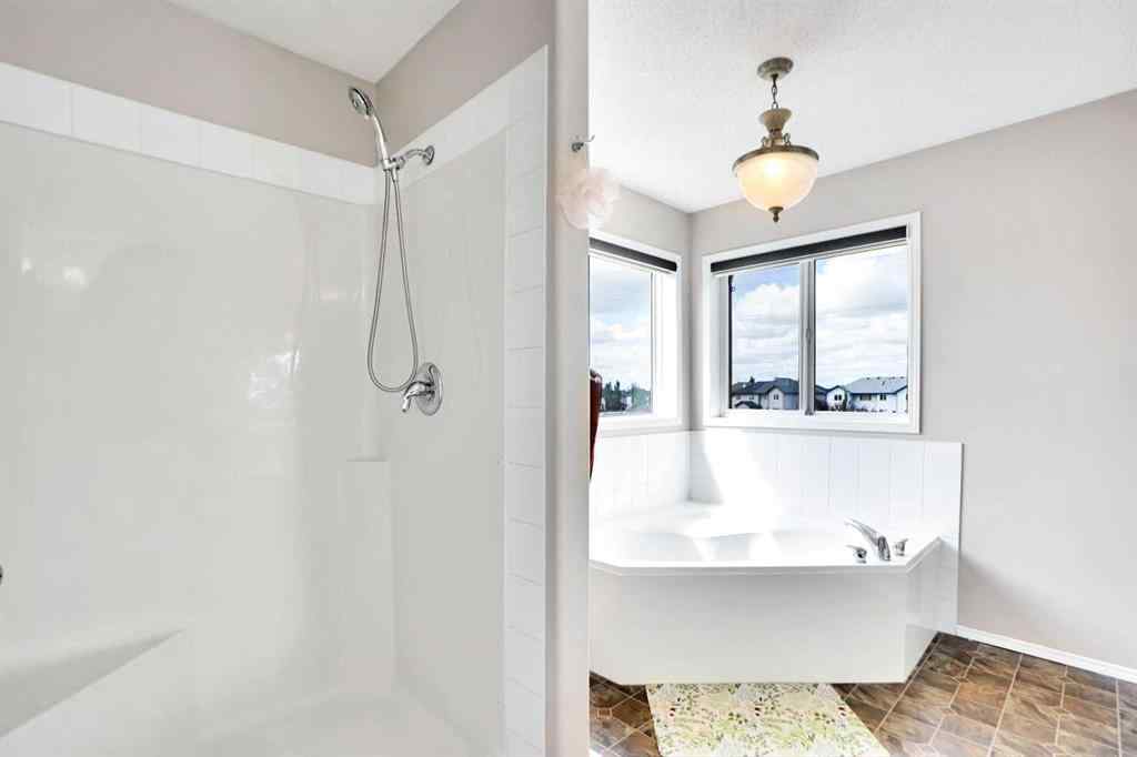 MLS® A2243816 - 216 West Lakeview Circle  in Lakeview Landing Chestermere, Residential