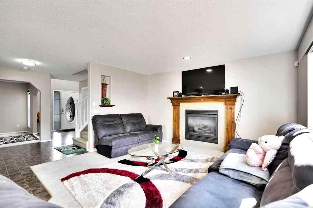 MLS® A2243816 - 216 West Lakeview Circle  in Lakeview Landing Chestermere, Residential