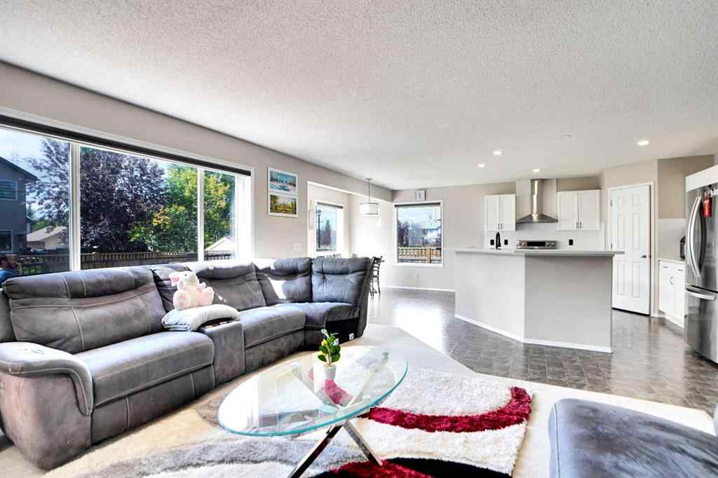 MLS® A2243816 - 216 West Lakeview Circle  in Lakeview Landing Chestermere, Residential