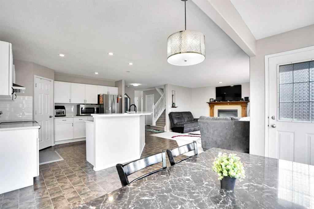 MLS® A2243816 - 216 West Lakeview Circle  in Lakeview Landing Chestermere, Residential