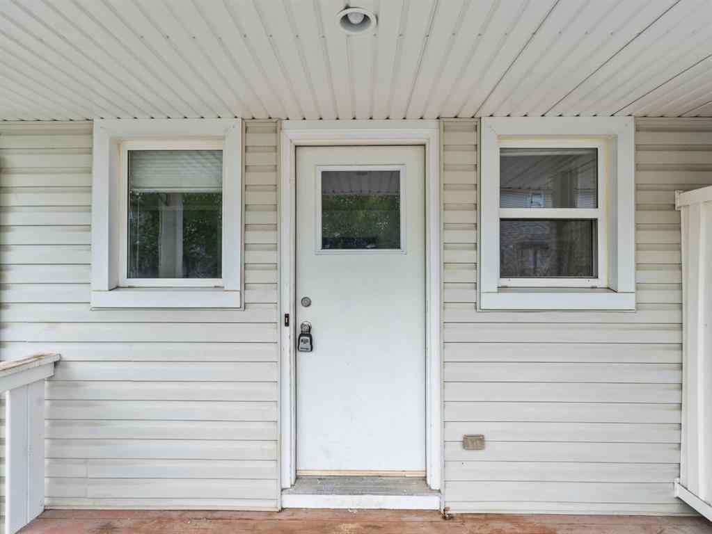 MLS® A2243825 - 571 Killarney Glen Court SW in Killarney/Glengarry Calgary, Residential