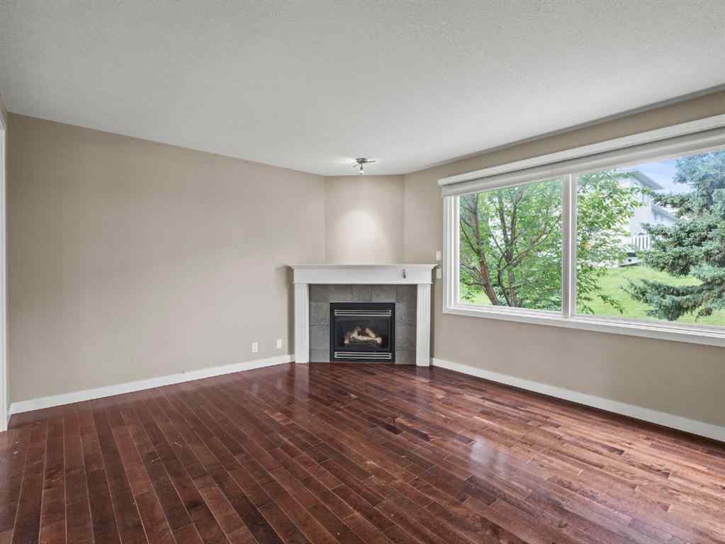 MLS® A2243825 - 571 Killarney Glen Court SW in Killarney/Glengarry Calgary, Residential