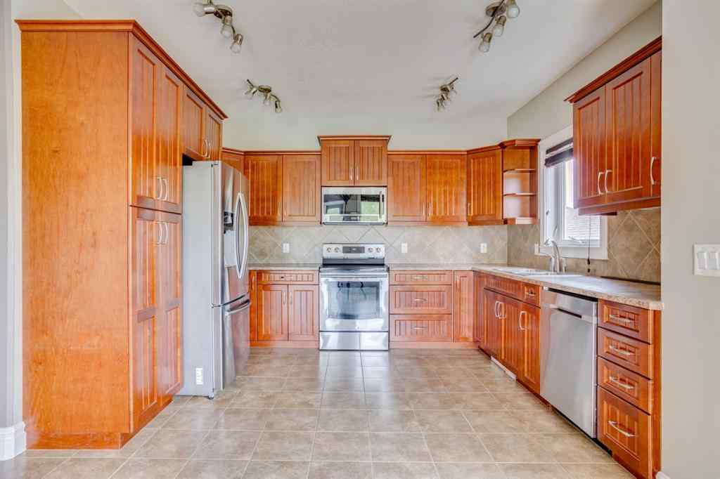 MLS® A2243838 - 449 Walnut Crescent  in Timberlea Fort McMurray, Residential