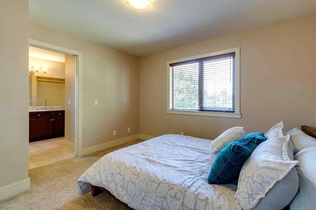 MLS® A2243844 - 446 18 Avenue NE in Winston Heights/Mountview Calgary, Residential