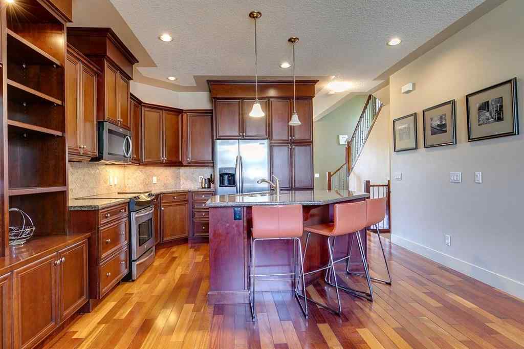 MLS® A2243844 - 446 18 Avenue NE in Winston Heights/Mountview Calgary, Residential
