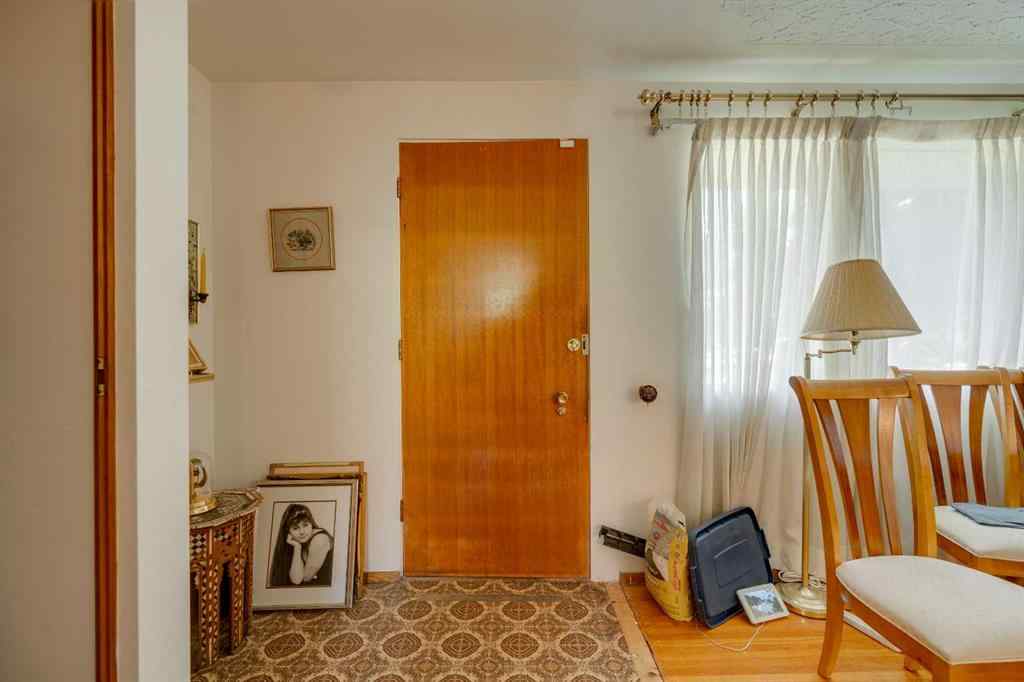 MLS® A2243845 - 2635 34 Avenue NW in Charleswood Calgary, Residential