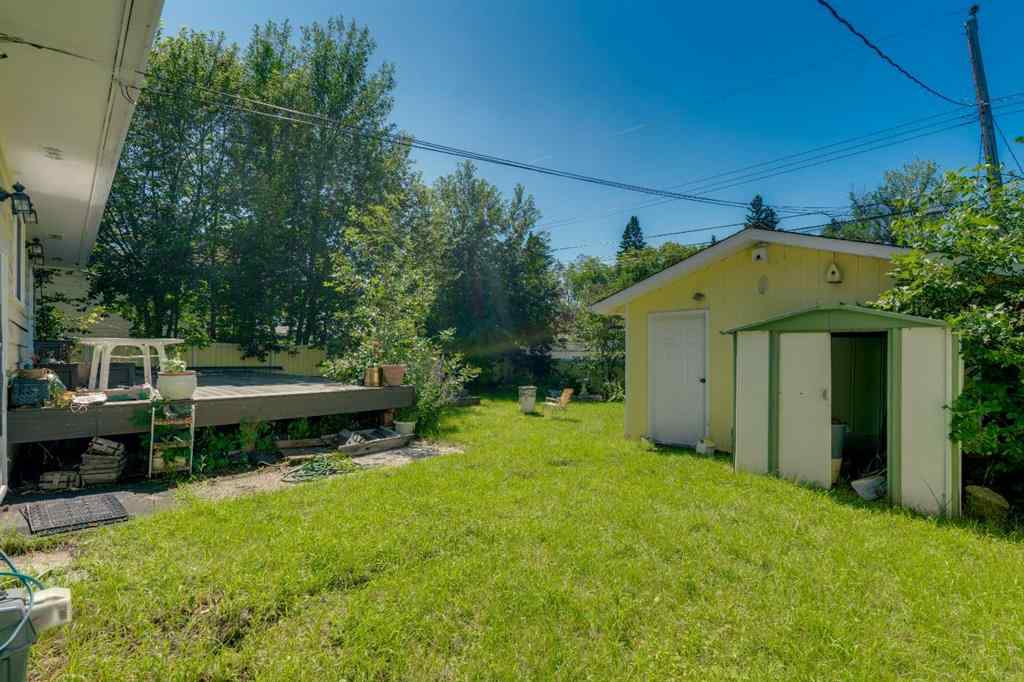 MLS® A2243845 - 2635 34 Avenue NW in Charleswood Calgary, Residential