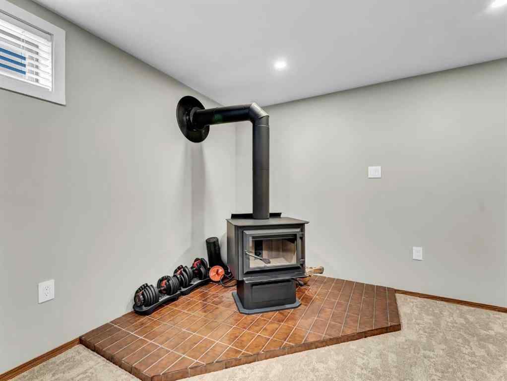 MLS® A2243884 - 18 Cook Court SE in Crestwood-Norwood Medicine Hat, Residential