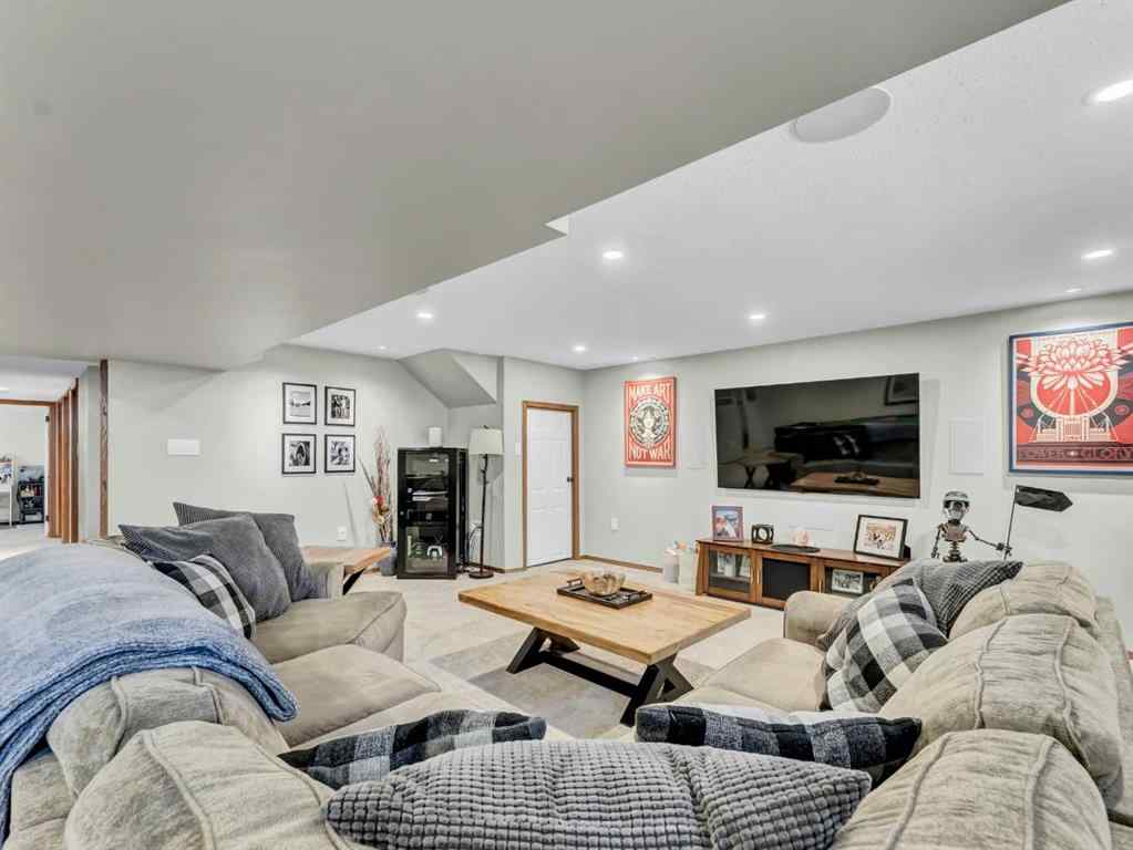 MLS® A2243884 - 18 Cook Court SE in Crestwood-Norwood Medicine Hat, Residential