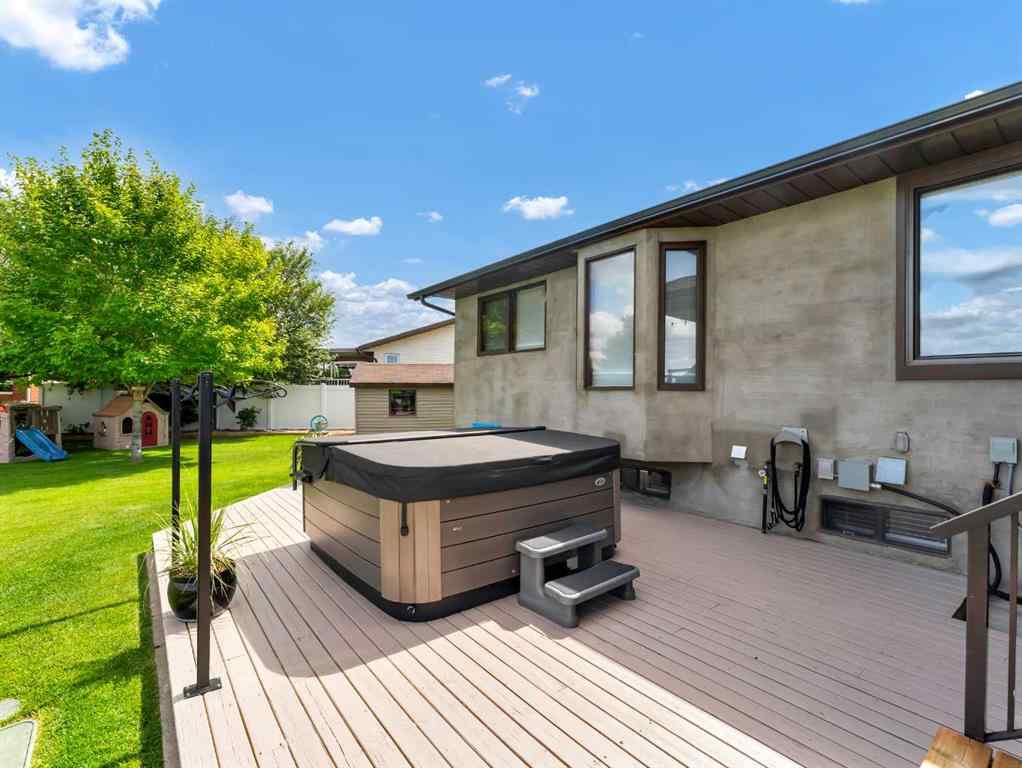 MLS® A2243884 - 18 Cook Court SE in Crestwood-Norwood Medicine Hat, Residential