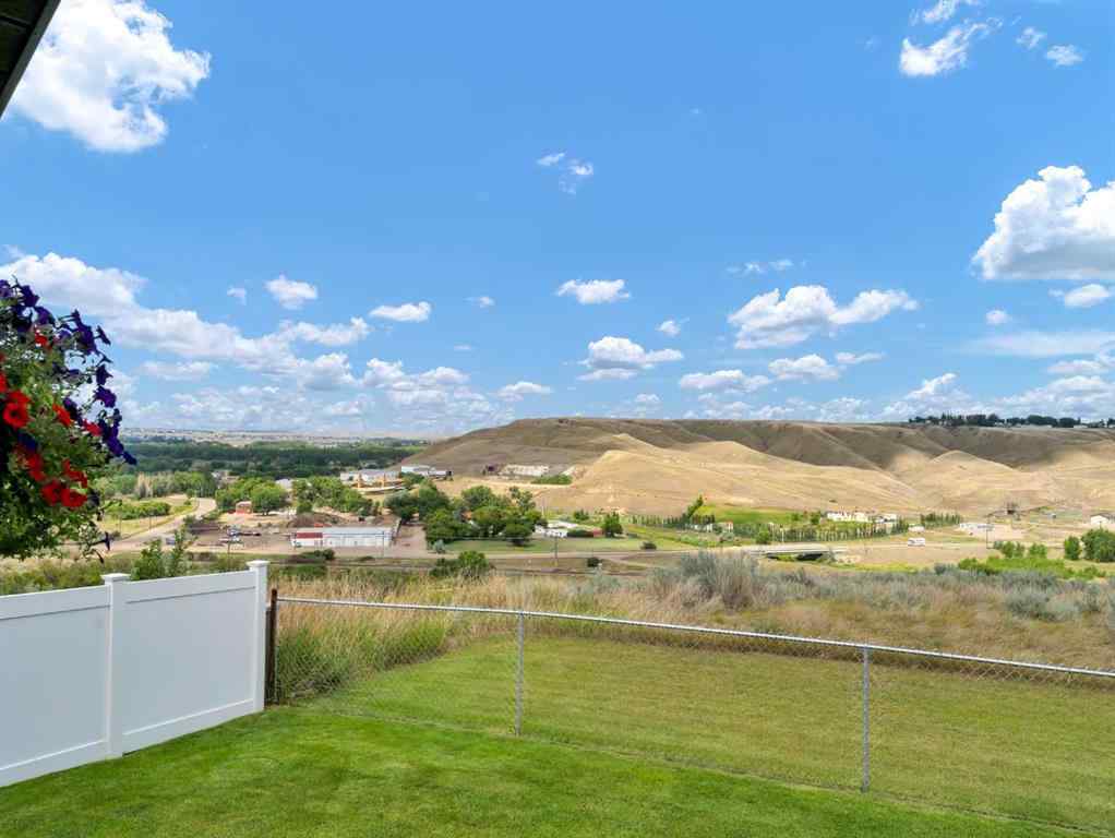 MLS® A2243884 - 18 Cook Court SE in Crestwood-Norwood Medicine Hat, Residential
