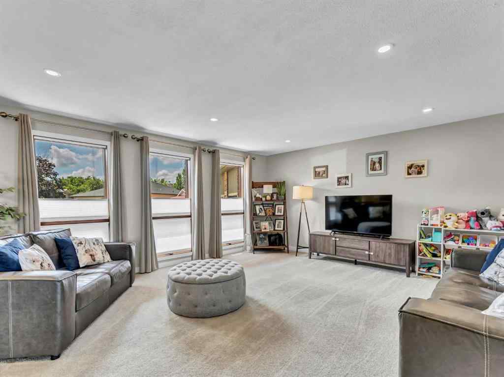 MLS® A2243884 - 18 Cook Court SE in Crestwood-Norwood Medicine Hat, Residential